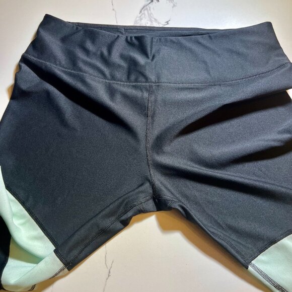 NWOT - Nike - Power Crop Leggings - Black / Green / White - Size 16 - Picture 10 of 15